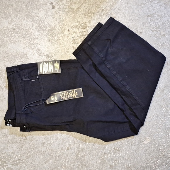 NEW! DG2 by Diane Gilman Virtual Stretch Ultra Skinny Jean - Black, Plus Size - Picture 2 of 8